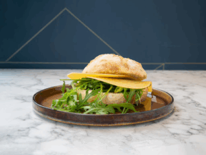 De bedrijfsnaam is broodje amsterdam