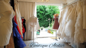 De bedrijfsnaam is bruidsmode atelier amsterdam