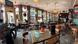 De bedrijfsnaam is café de oude wester