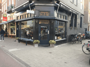 De bedrijfsnaam is Carnivore Bar-Smoke BBQ