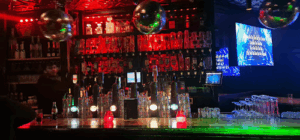 De bedrijfsnaam is club John Doe