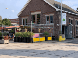 De bedrijfsnaam is dierenhotel Pocahondas