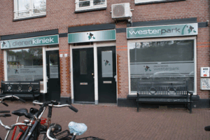 De bedrijfsnaam is dierenkliniek amsterdam
