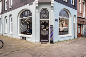 De bedrijfsnaam is Empire Barbershop Amsterdam