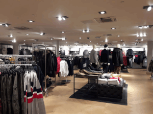 De bedrijfsnaam is H&M