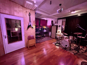 De bedrijfsnaam is ijland studio