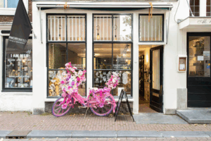 De bedrijfsnaam is Inkorporated Tattoo & Piercing Boutique