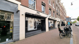 De bedrijfsnaam is IWC Schaffhausen Flagship Amsterdam