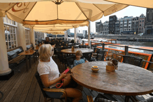De bedrijfsnaam is loetje amsterdam centraal