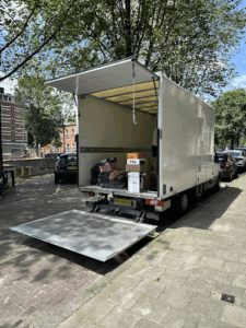 De bedrijfsnaam is lollipop movers