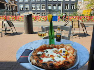 De bedrijfsnaam is Mangia Pizza & Wine di Antonio Cavoto