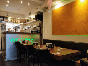De bedrijfsnaam is mythos greek restaurant in amsterdam