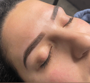 De bedrijfsnaam is naliyahbrows