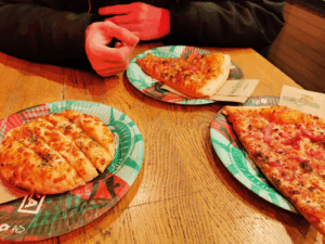 De bedrijfsnaam is New York Pizza