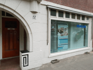 De bedrijfsnaam is pedicure salon aangenaam