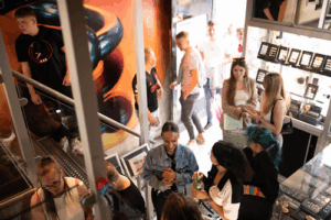 De bedrijfsnaam is Piercings Works Amsterdam