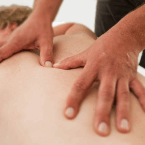 De bedrijfsnaam is röder en pijnenburg fysiotherapie & manuele therapie