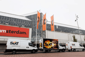 De bedrijfsnaam is sixt autoverhuur amsterdam rai