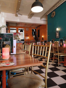 De bedrijfsnaam is song kwae thai food