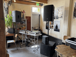 De bedrijfsnaam is speaker verhuur amsterdam