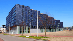 De bedrijfsnaam is Student Experience Amsterdam Minervahaven