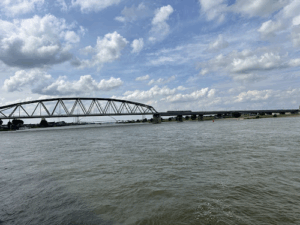 De bedrijfsnaam is taxi Amsterdam