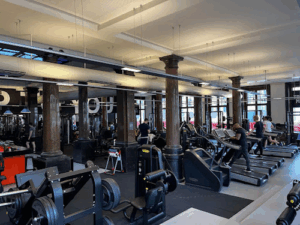 De bedrijfsnaam is trainmore amsterdam singel black label