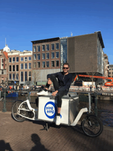 De bedrijfsnaam is TringTring