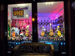 De bedrijfsnaam is uke boutique