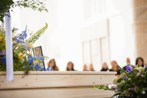 De bedrijfsnaam is Veerkracht Uitvaarten